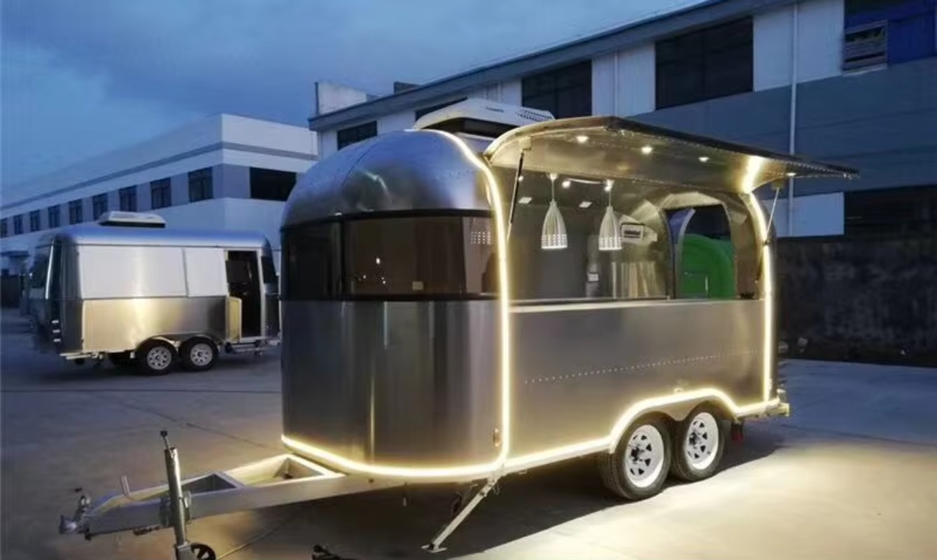 Truk Makanan, Restoran Bergera - Coffee And Tea Bar ulasan dan harga